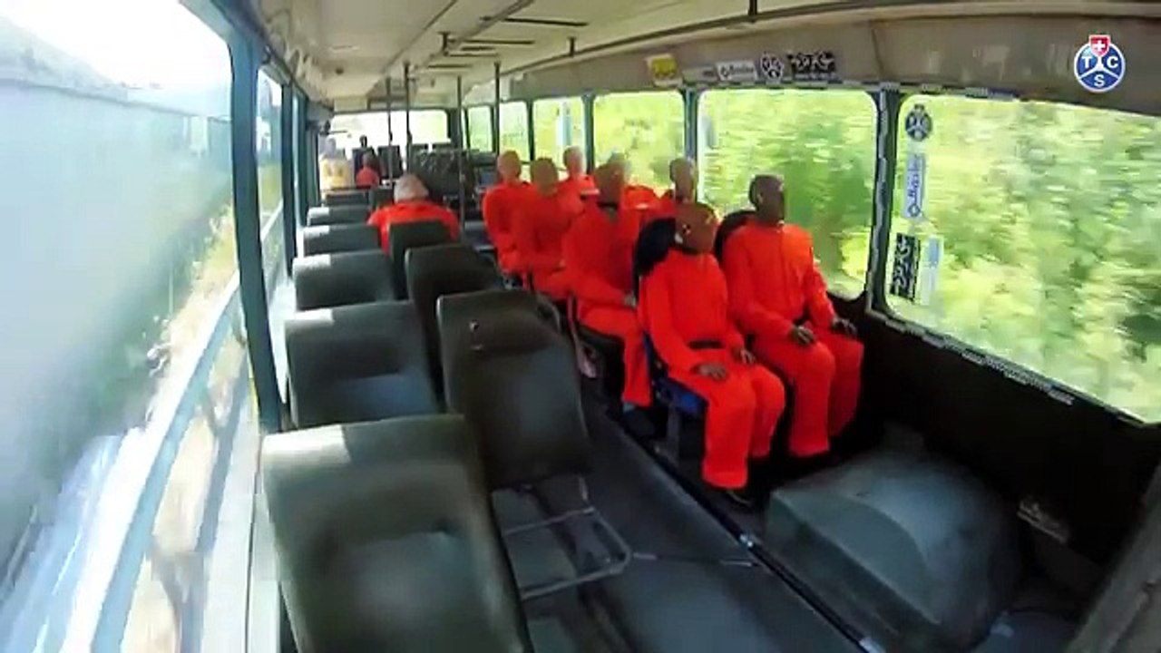 Bus Crash test without seatbelt