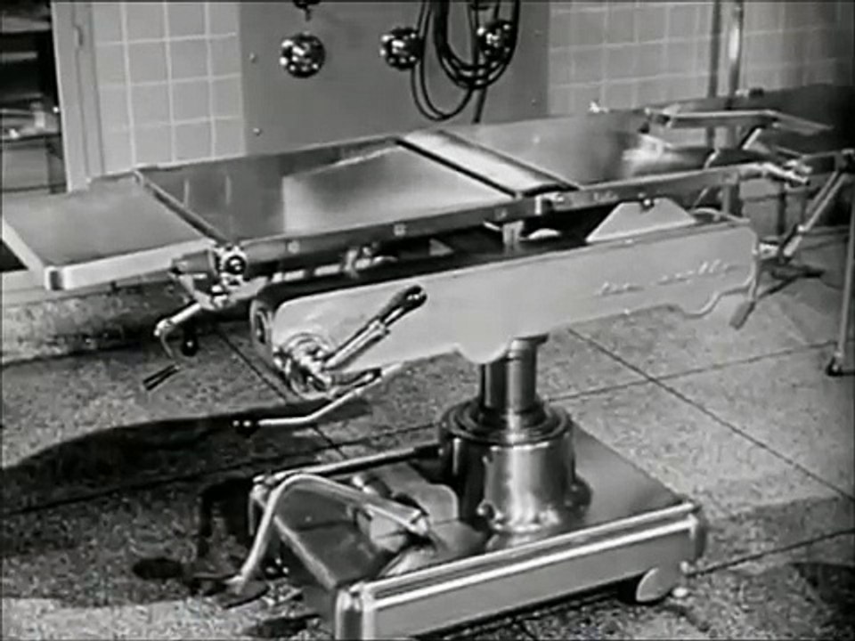 Car Crashes - Raymond Burr Tells You About Seat Belts & Crash Tests 1960s