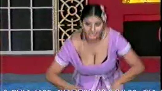 Munda Kabootar Warga - Hot Punjabi Mujra Stage Dance 