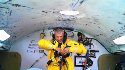 D72 : Images from Sebastien Destremau / Vendée Globe