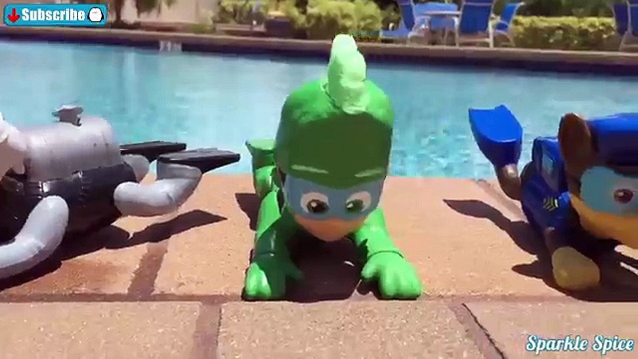 Учим цвета ПИДЖЕЙ маски Дисней младший Ромео игра, Луна, девушка, Catboy, Ванна краска, игрушки купание разработанная, бассейн