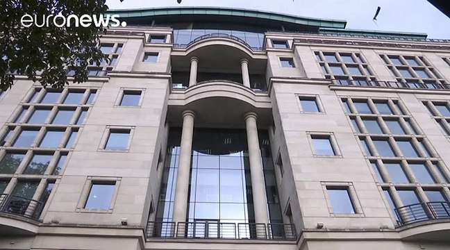 Related videos 120 secondes - British American Tobacco ferme une usine à Boncourt RTS - Radio Télévision Suisse 04:34 ALERT NEWS: ISIS Executes British Hostage ISIS Kills British Missionary ISIS Slays British Hostage (September 13, 2014) MOSTVIEWED 03:3