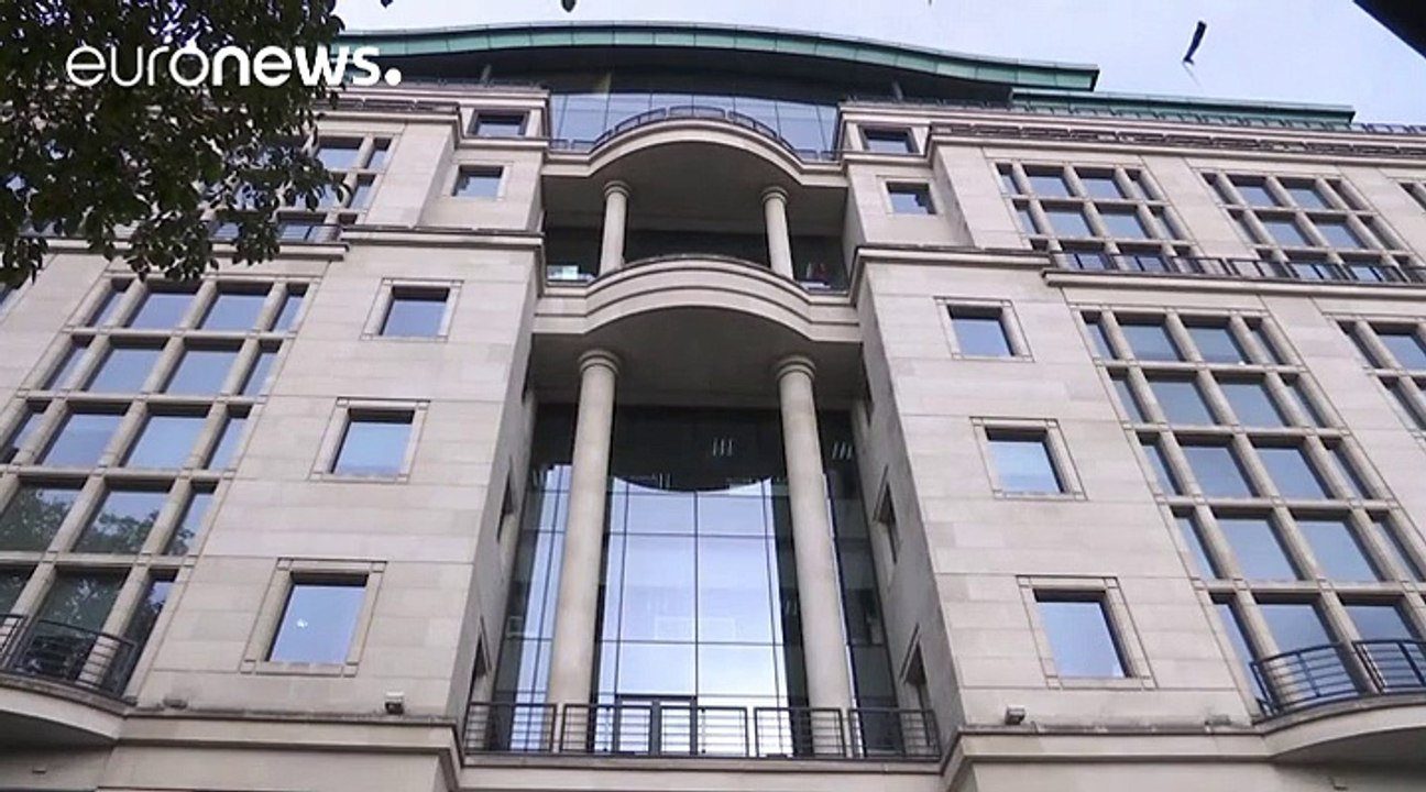 Related videos  120 secondes - British American Tobacco ferme une usine à Boncourt RTS - Radio Télévision Suisse 04:34 ALERT NEWS: ISIS Executes British Hostage ISIS Kills British Missionary ISIS Slays British Hostage (September 13, 2014) MOSTVIEWED 03:3