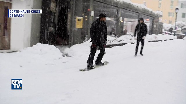 Luge, snowboard et bonhommes de neige: les Corses profitent de la neige