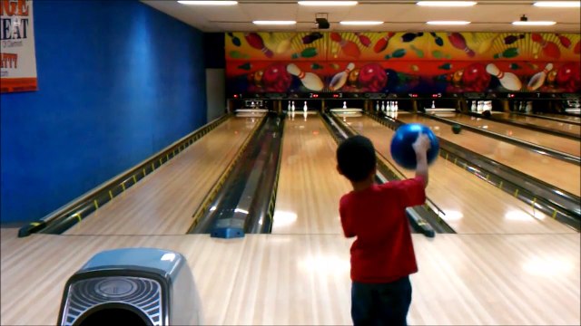 Rater un tir impossible à rater en Bowling... Boule dans la rigole malgré les glissières
