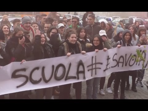 Napoli - In classe tra freddo e disagi, protestano studenti della Diaz (17.01.17)