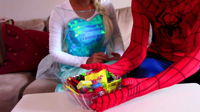 Spiderman Frozen Elsa w/ Twin Mermaid Spiderbabies? Elsa gives birth to twin babies Superheroes IRL
