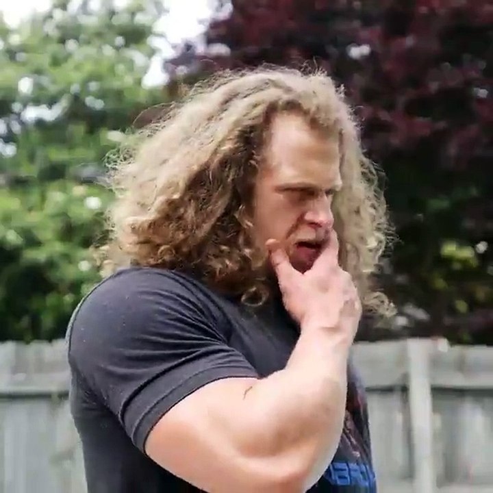 Weightlifting Combat Through Water