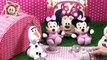 MINNIE Y OLAF ABREN HUEVOS SORPRESA Y UNA MALETA DE MINNIE Juguetes Mickey Mouse y Frozen