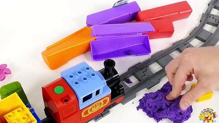 TRAINS FOR CHILDREN VIDEO: Thomas and Friends Train from Kinetic Sand & Cars Toys from Pla