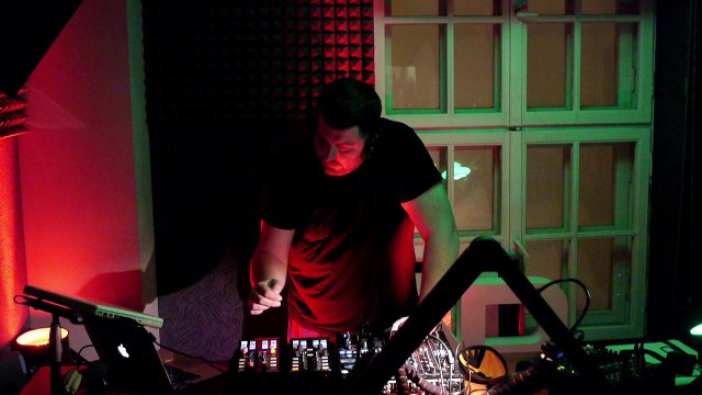 neeVald @ KLUB FM Live 23.11.2016