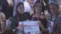 Participantes a Miss Universo se ponen el mandil para ayudar a mujeres embarazadas