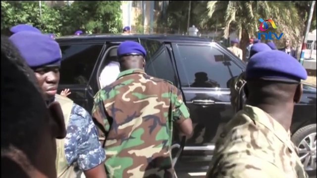 Gambiya’da görevini devretmeyen Devlet Başkanı OHAL ilân etti