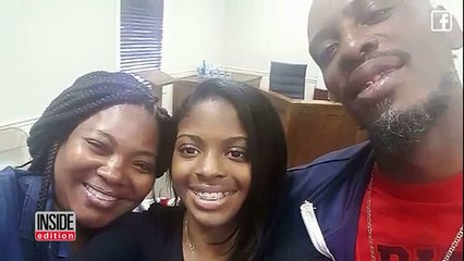 En prenant ce selfie si complice avec sa "mère", pouvait-elle se douter qu'elle avait en fait été kidnappée 18 ans aupa