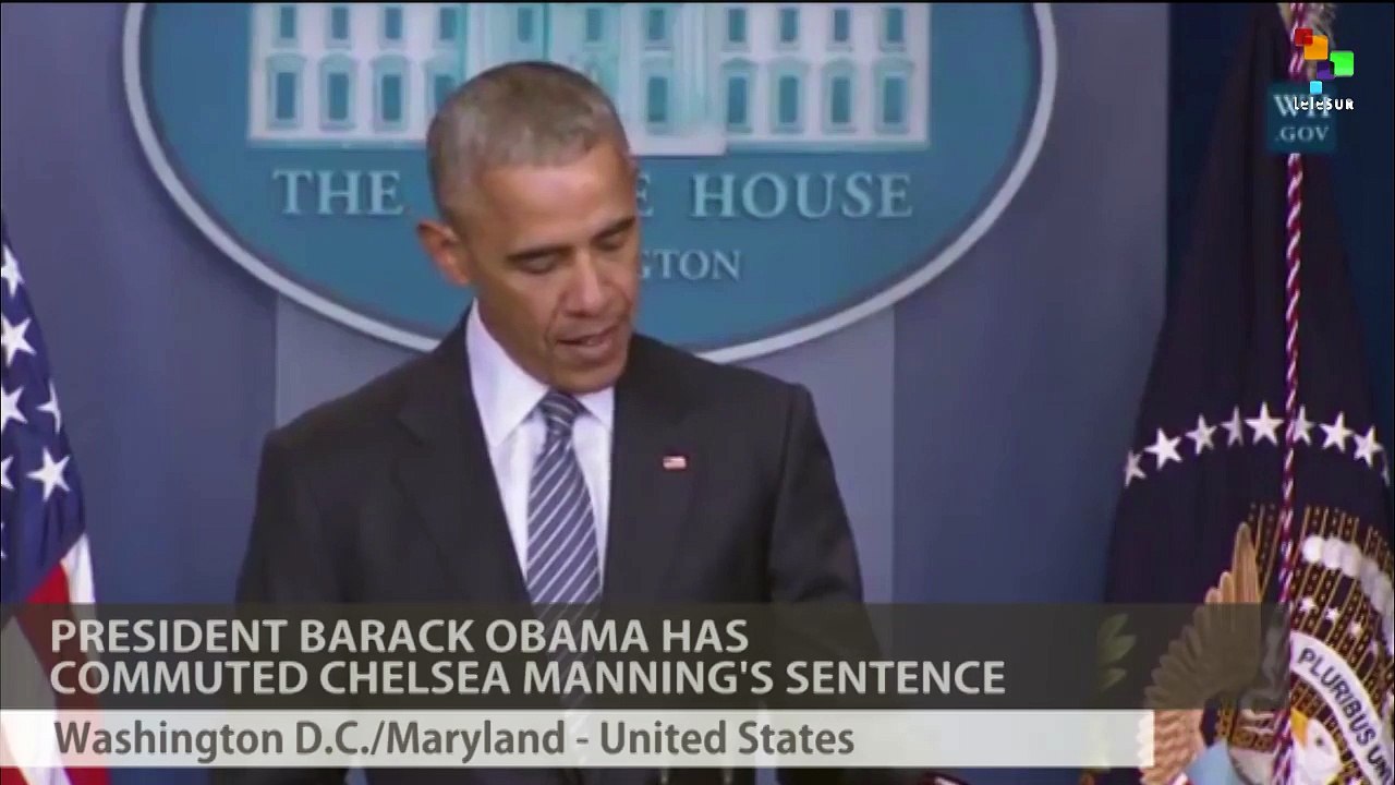 Obama Commutes Chelsea Manning's Sentence