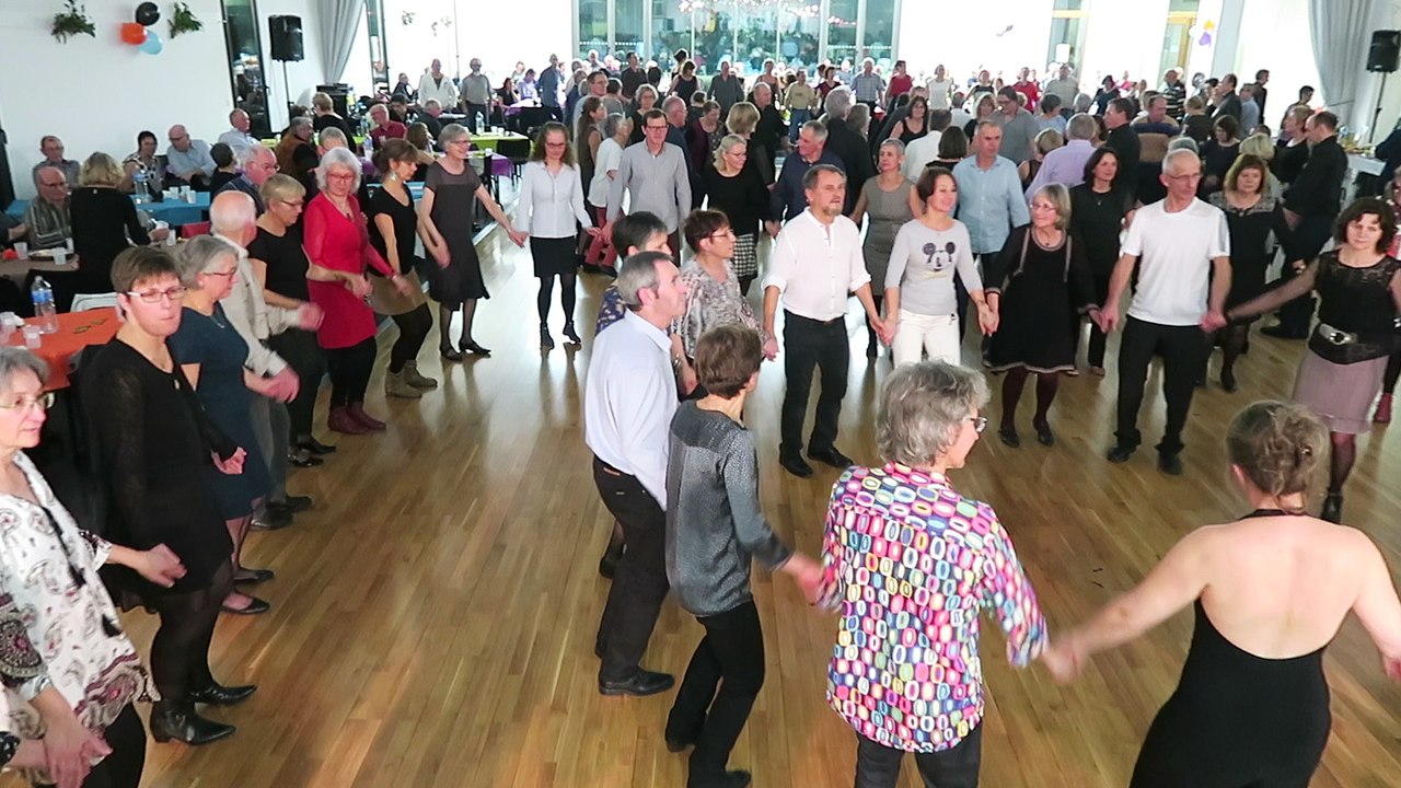 Réveillon 31Dec16 Noyal Danse3 Musiciens à 3mn07