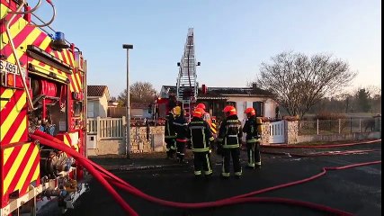 Incendie d'un pavillon à Trois-Palis (vidéo R. Joubert)