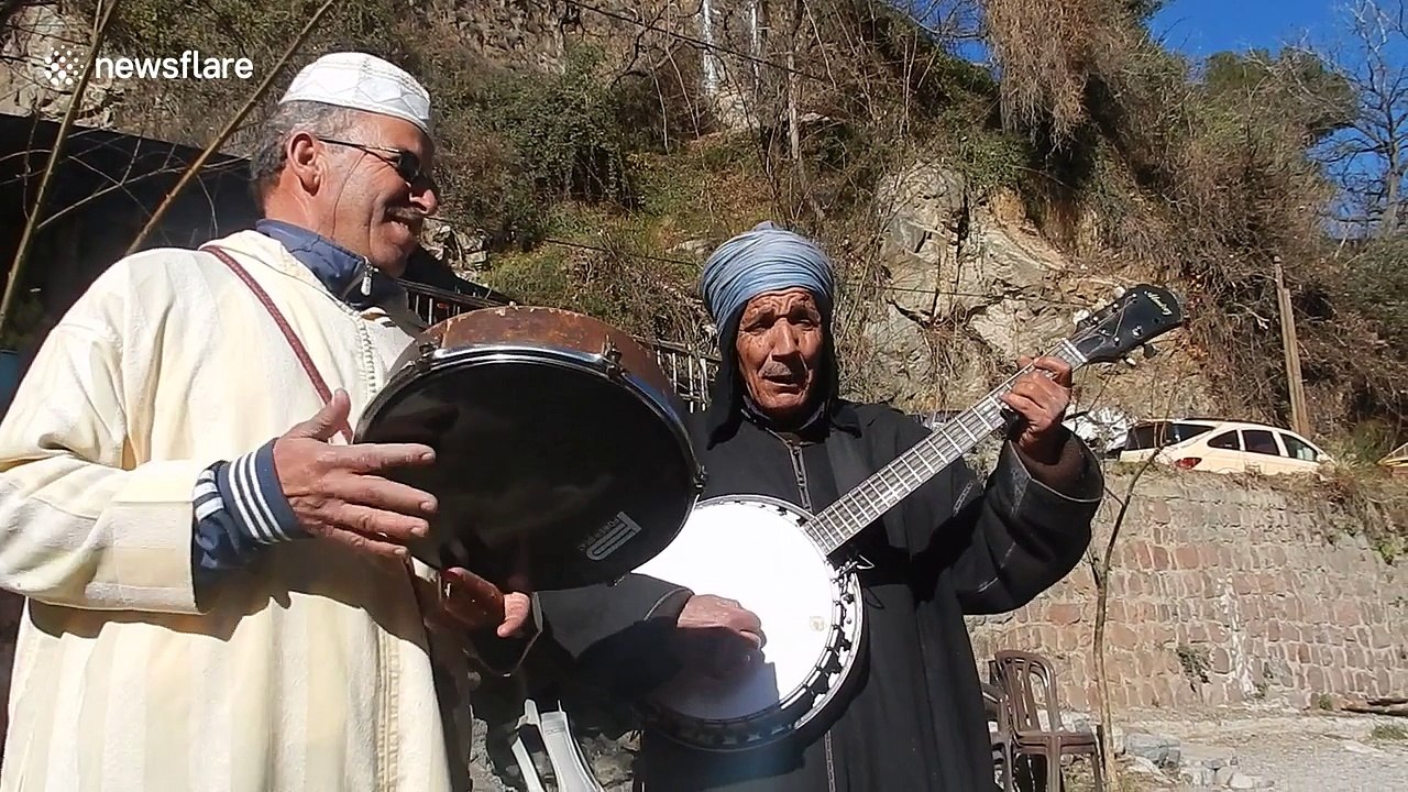 Berber tribesmen perform rousing duet in Morocco
