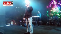 بالفيديو.. محمود العسيلى يغنى 