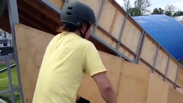 Чуть-чуть не попал)