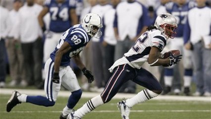 Asante Samuel picks off Peyton Manning, returns it for TD