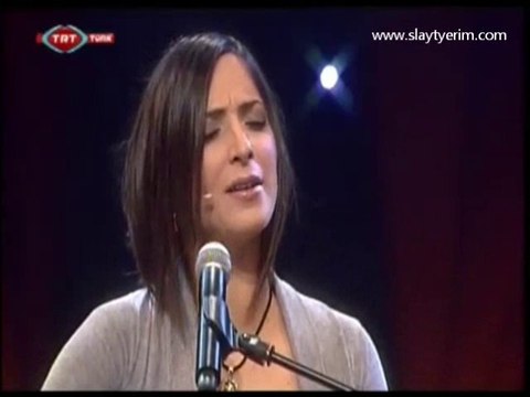 Yollarına Karmı Yağdı Özlem Özdil