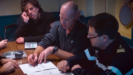 Francia, la nave si inclina spaventosamente e sta per affondare. Ecco le operazioni di salvataggio