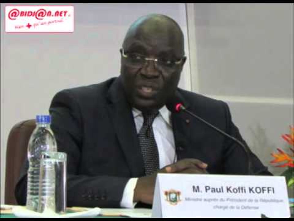 Paul Koffi Koffi, ministre en charge de la Défense face à la presse