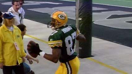 Brett Favre hits Robert Brooks for a 73-yard TD in NFC Championship