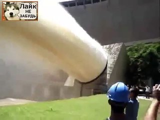 Baraj Su Tahliyesi ilginç Görüntü