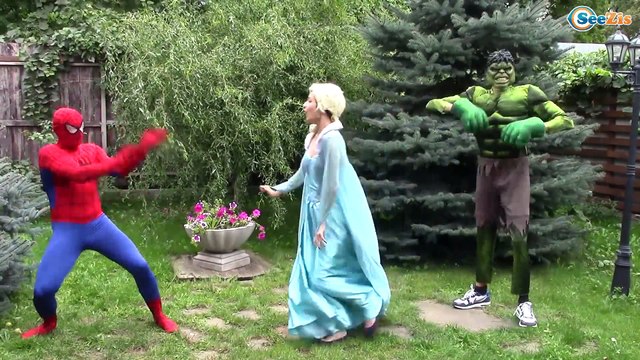 Spiderman Frozen Elsa vs Hulk: Spiderman gets giant hands! Superheroes Battle in real Life! Ep. 109