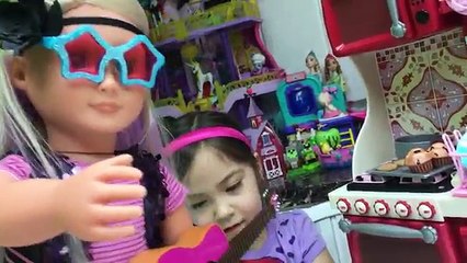 OG DOLL LAYLA & OG KITCHEN PLAYSET + AWESOME SURPRISE TOYS Kinder Surprise Egg Opening Toys Review