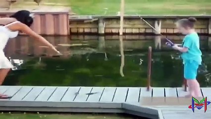 Lucu..  Kejadian Konyol Wanita Saat Memancing