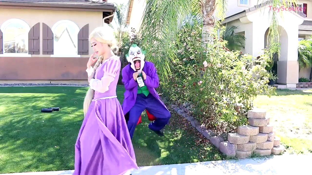Play DOH Is Baby Elsa Getting Eaten by a Shark with Joker, Venom and Paw Patrol Zuma Superhero Fun
