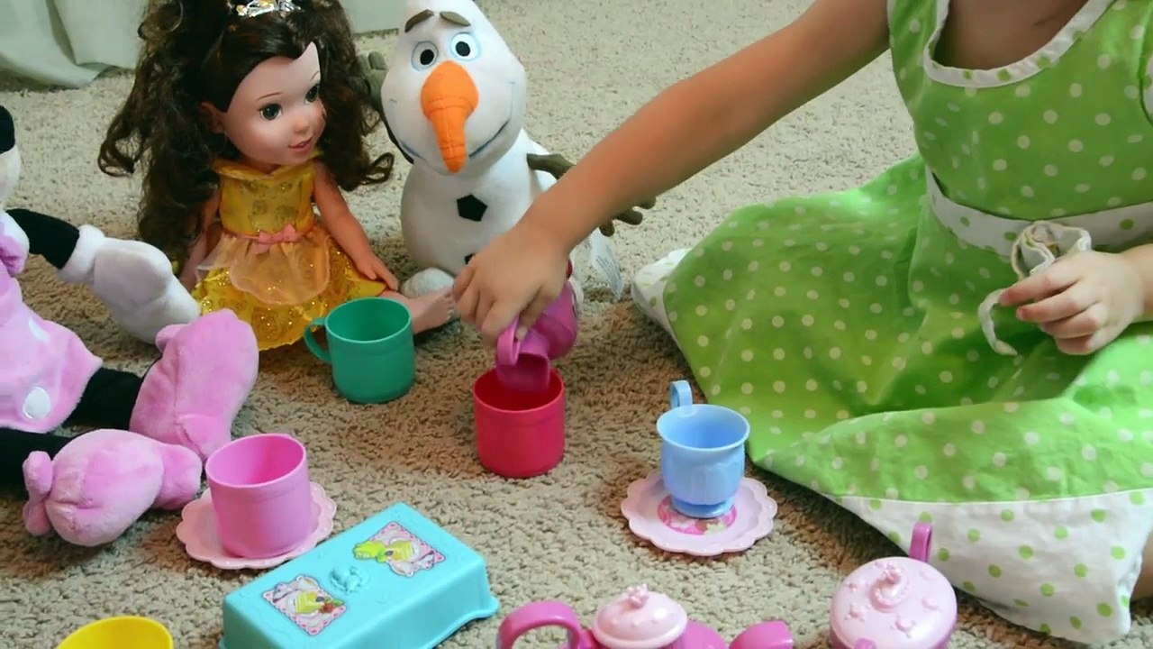 Disney Princess Tea Party with Emily! Olaf, Belle, Minnie Mouse - Kinder Playtime