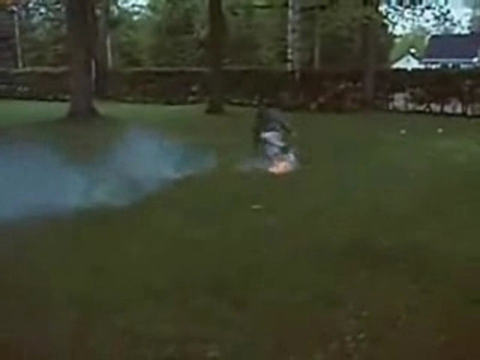 Blague de reveil avec des petards