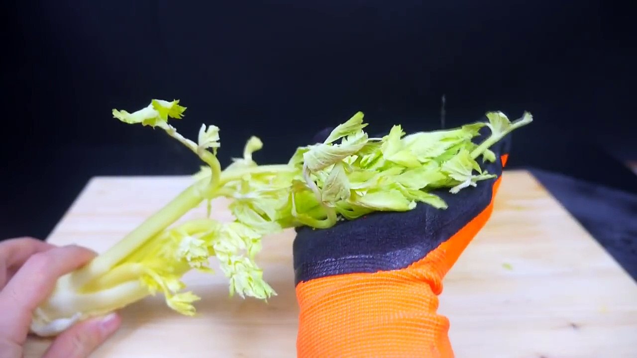 Science Experiment- LIQUID NITROGEN vs LIGHTER