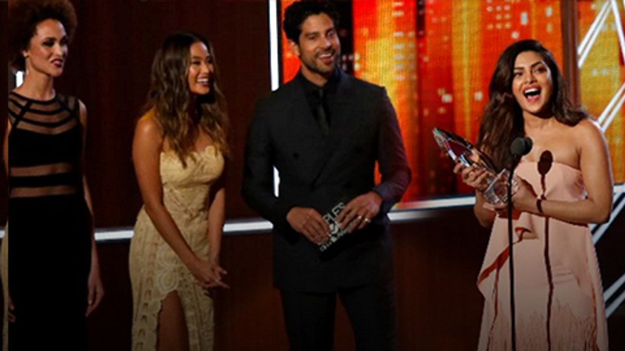 Priyanka Chopra THANK YOU Speech | People's Choice Awards 2017 | Favorite Dramatic TV Actress