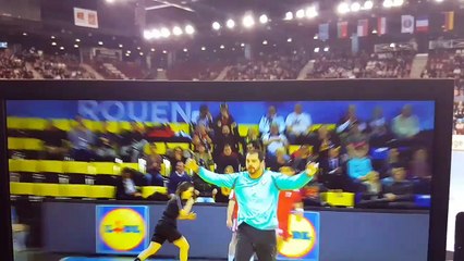 Huge Barrientos!  @balonmanochile goalkeeper is having a wonderful night at @LeKindarena  vs Croatia