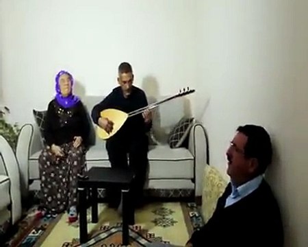 Urfalı Teyze'mize bak sen o nasıl bir ses Maşallah