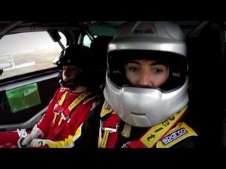 [EXCLU] Margot fait quelques tours sur la neige avec la DS R3