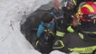 Через два дні після сходження лавини італійські рятувальники знаходять живих людей