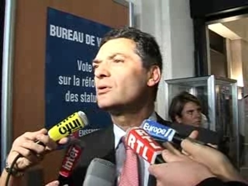 Patrick Devedjian et J.P. Raffarin à l'UMP le 10/09