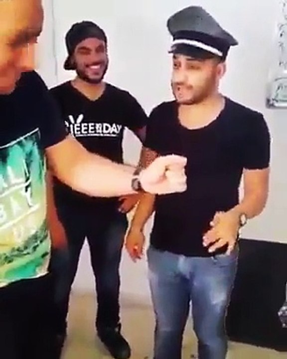 بوليس يرحم عمي مقتلة ضحك