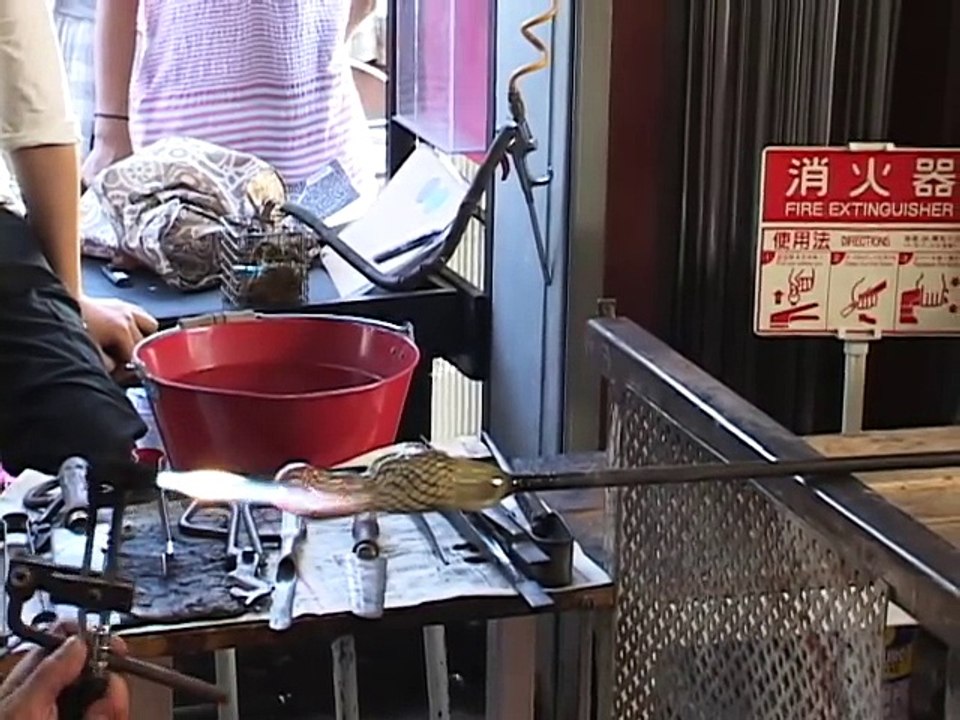 Glass blowing - making Dragon Vase Kosei Nagai & Ryo Sekino 吹きガラス　ドラゴン