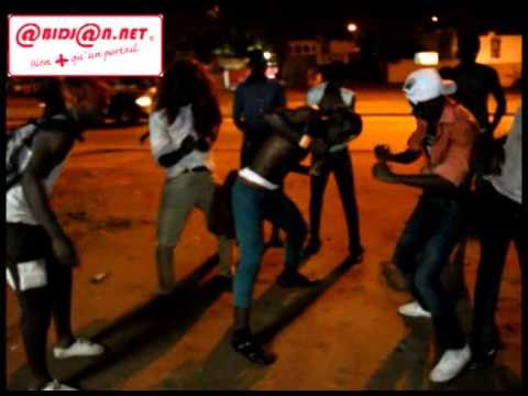 Supporteurs Mazo entrain de célébrer la victoire des éléphants