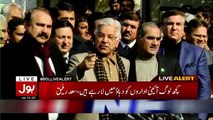 What Khawaja Asif Said When Imran Khan Was Standing Behind Him
