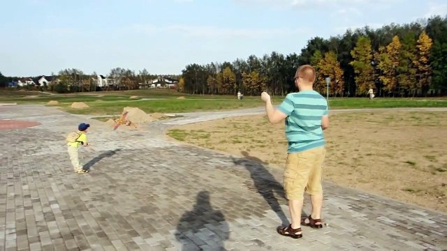 Запускаем воздушный змей с Эриком