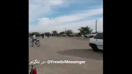 فیلم دیگری از دختران موتورسوار در دزفول که توسط نیروی انتظامی بازداشت شدند