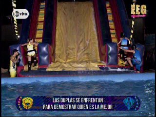 Patricio y Flavia Laos vs Mario y Pierina en juego Botes Musicales